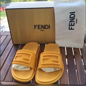 NEW - FENDI Logo-Embossed Baguette Rubber Slide Sandals - Yellow Size US 7